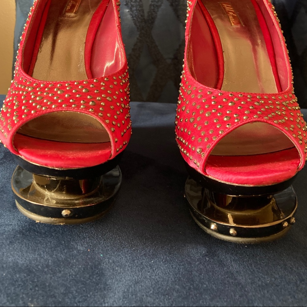 Lady’s Shoes - Picture 4 of 15